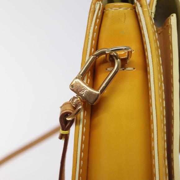 LOUIS VUITTON Monogram Vernis Motto Pouch Lime Yellow M91059 LV Auth ep7977 - Picture 9 of 16